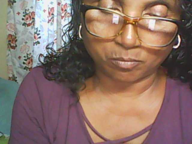 hotmomsexy's BongaCams show and profile