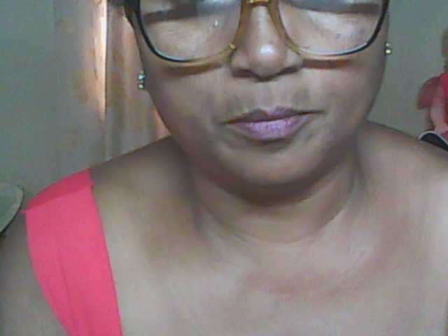 hotmomsexy's BongaCams show and profile