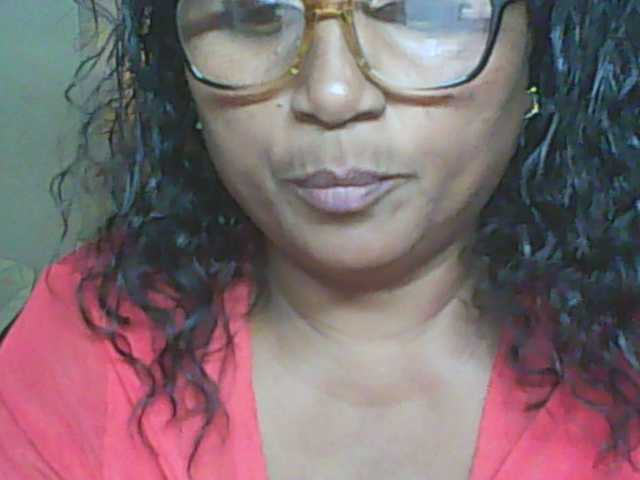 hotmomsexy's BongaCams show and profile