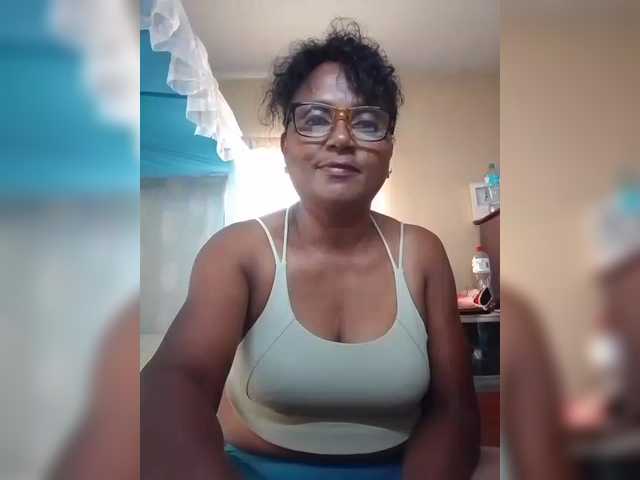 hotmomsexy's BongaCams show and profile