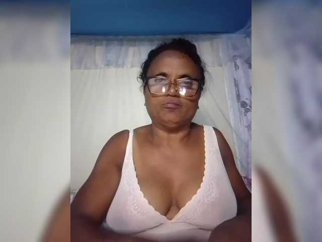 hotmomsexy's BongaCams show and profile