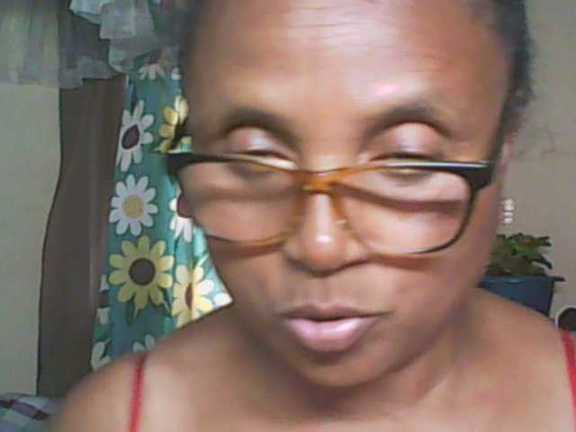 hotmomsexy's BongaCams show and profile