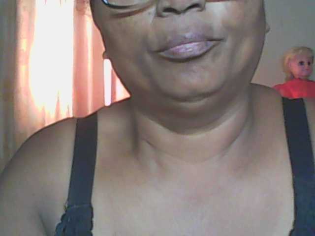 hotmomsexy's BongaCams show and profile