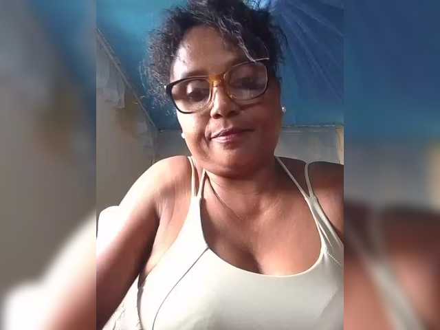 hotmomsexy's BongaCams show and profile