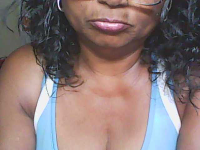 hotmomsexy's BongaCams show and profile