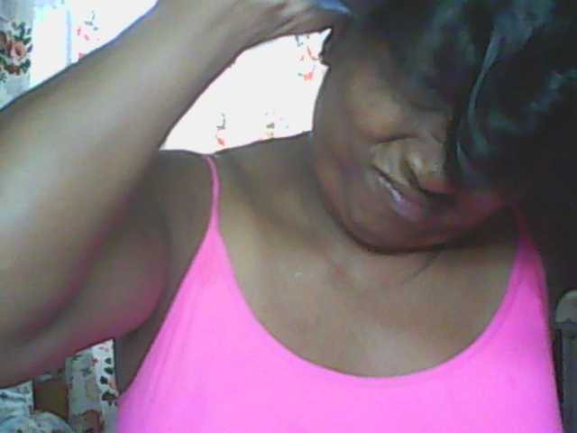 hotmomsexy's BongaCams show and profile