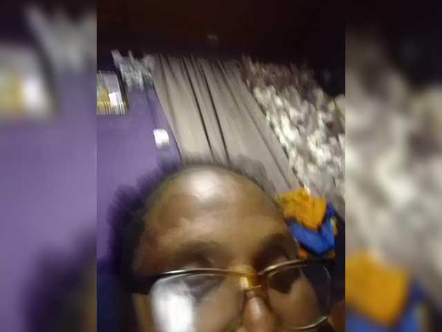 hotmomsexy's BongaCams show and profile