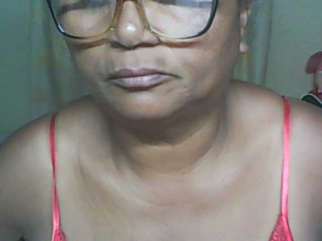 hotmomsexy's BongaCams show and profile