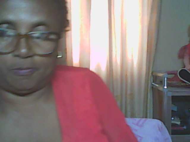 hotmomsexy's BongaCams show and profile