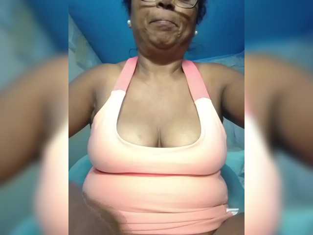 hotmomsexy's BongaCams show and profile