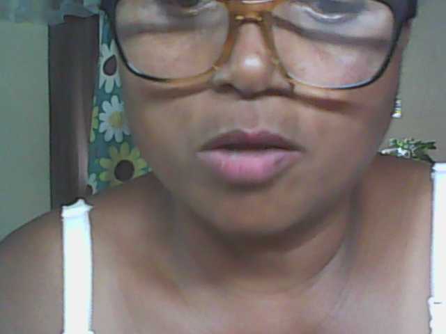 hotmomsexy's BongaCams show and profile