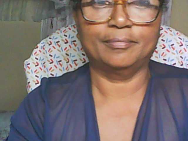 hotmomsexy's BongaCams show and profile