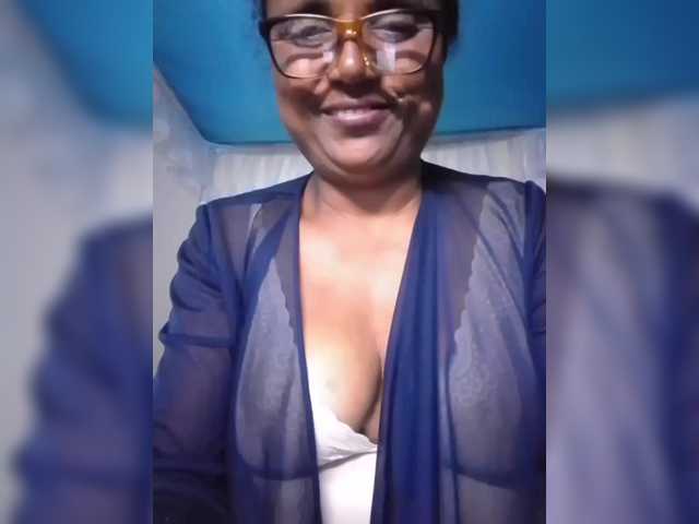 hotmomsexy's BongaCams show and profile