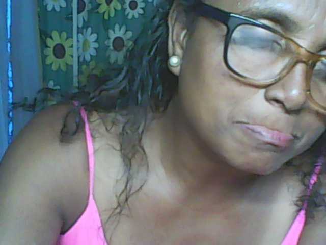 hotmomsexy's BongaCams show and profile