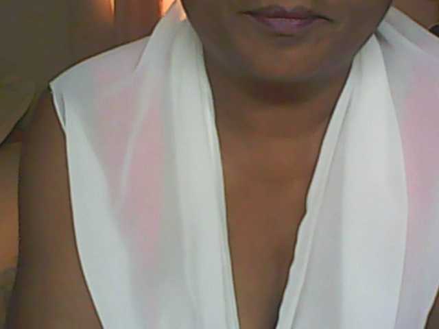 hotmomsexy's BongaCams show and profile