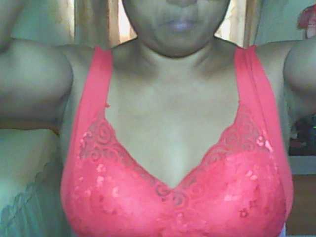 hotmomsexy's BongaCams show and profile
