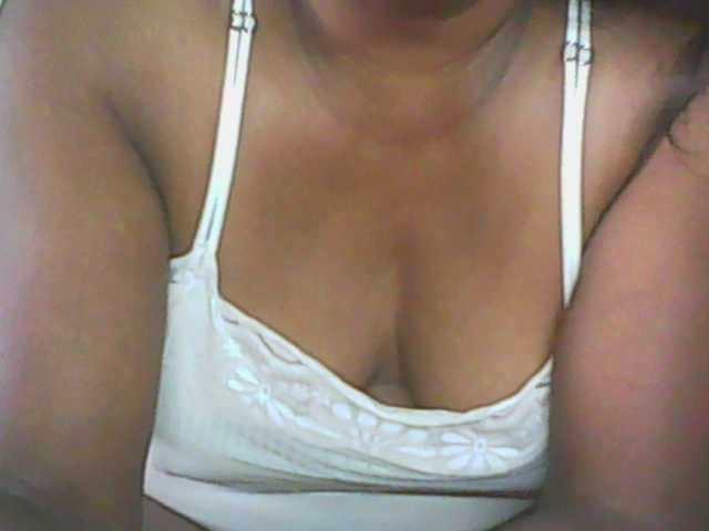 hotmomsexy's BongaCams show and profile