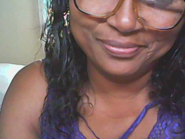 hotmomsexy's BongaCams show and profile