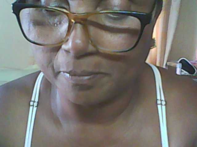 hotmomsexy's BongaCams show and profile