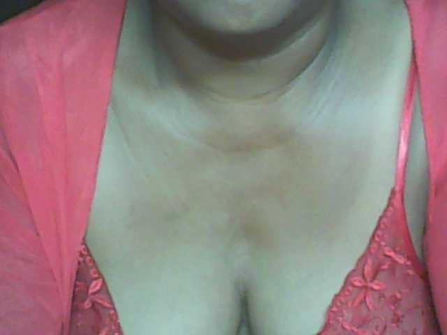 hotmomsexy's BongaCams show and profile