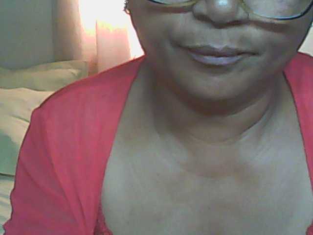 hotmomsexy's BongaCams show and profile