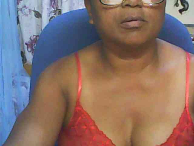 hotmomsexy webcam