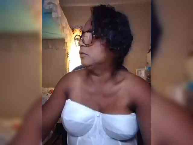 hotmomsexy webcam