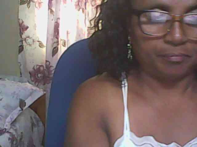 hotmomsexy webcam