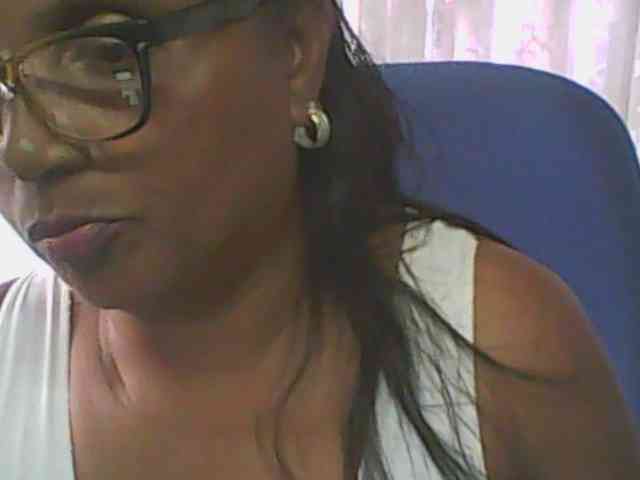 hotmomsexy webcam
