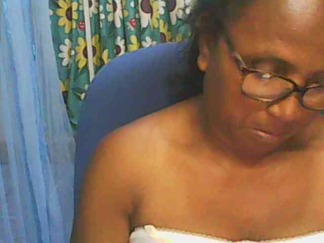 hotmomsexy webcam