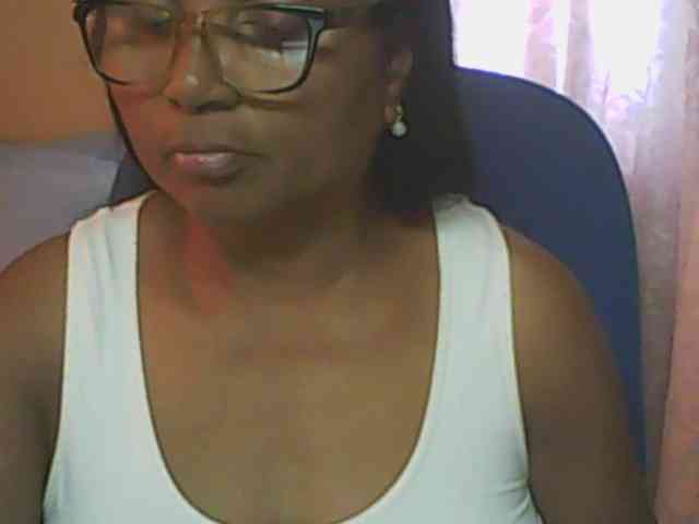 hotmomsexy webcam