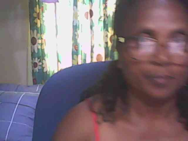 hotmomsexy webcam
