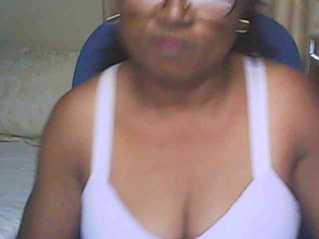hotmomsexy webcam