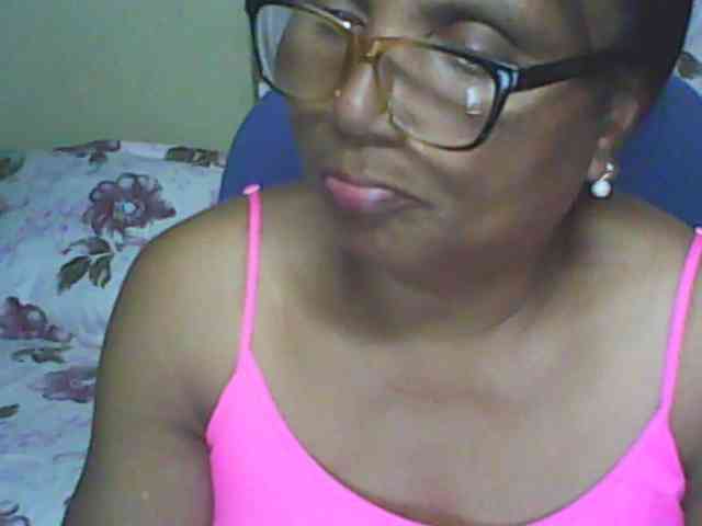 hotmomsexy webcam