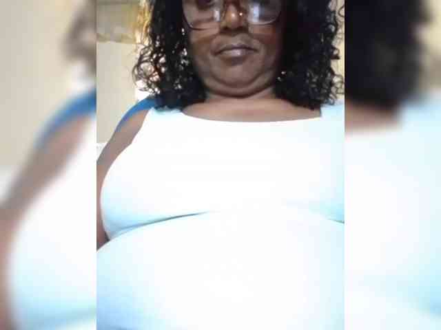 hotmomsexy webcam
