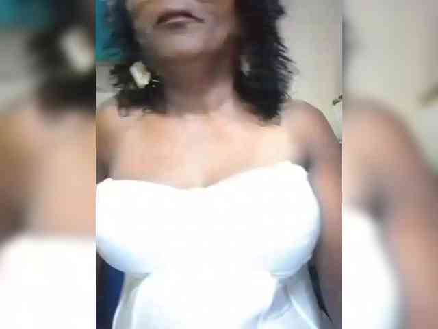 hotmomsexy webcam