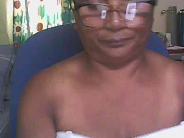 hotmomsexy webcam
