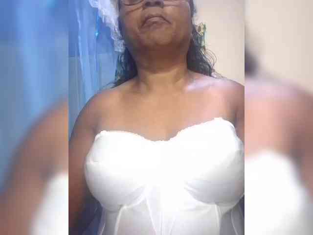 hotmomsexy webcam