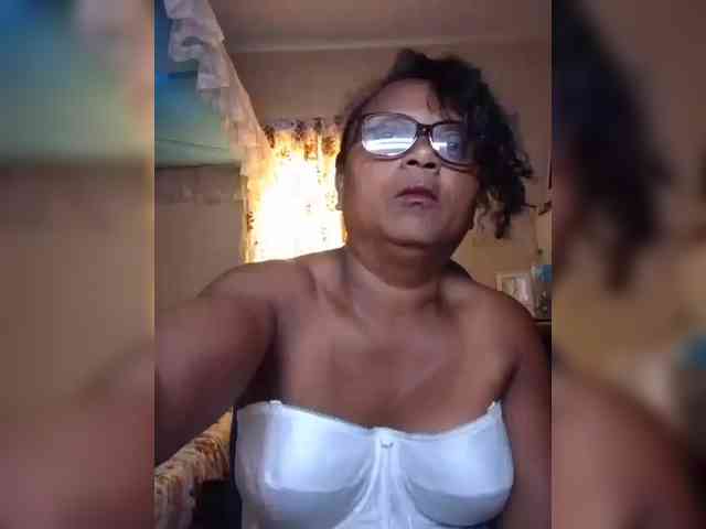 hotmomsexy webcam
