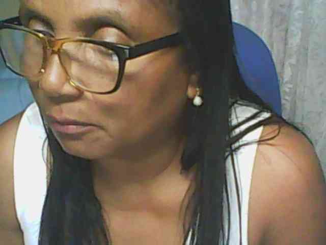hotmomsexy webcam