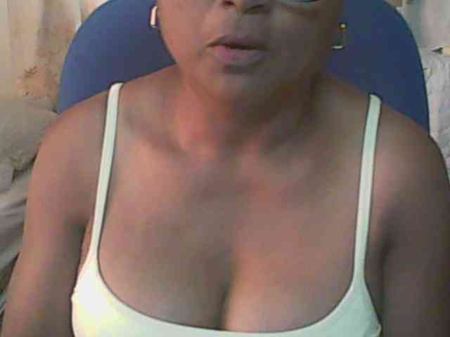 hotmomsexy webcam