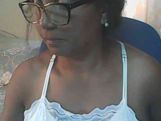 hotmomsexy webcam