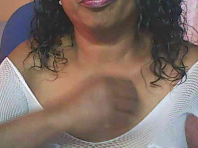 hotmomsexy webcam