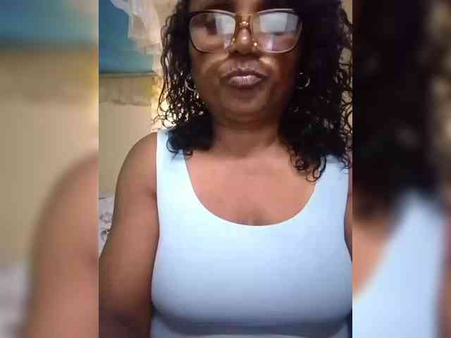 hotmomsexy webcam
