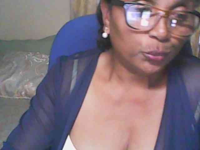hotmomsexy webcam