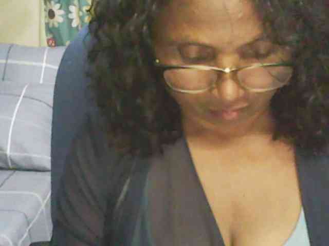 hotmomsexy webcam