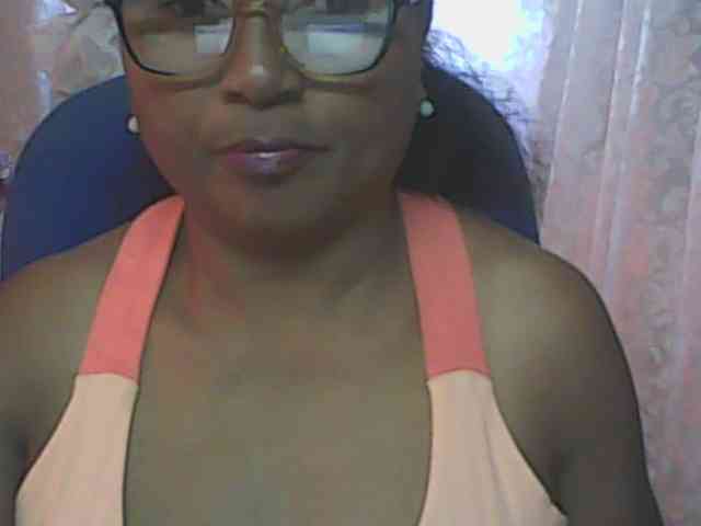 hotmomsexy webcam