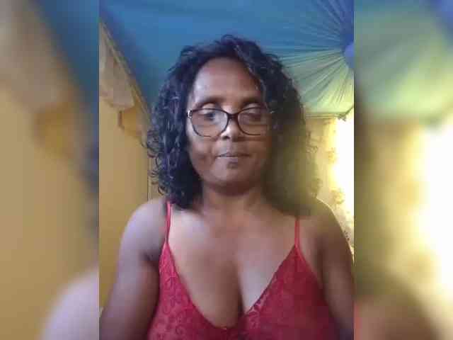 hotmomsexy webcam