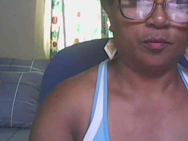 hotmomsexy webcam