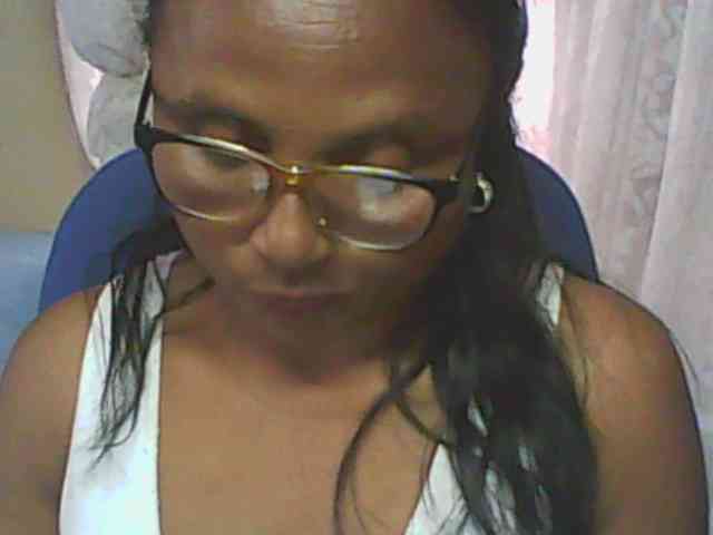hotmomsexy webcam